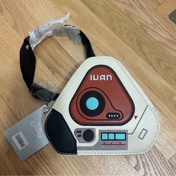 Disney Buzz Lightyear Belt Bag NEW Ivan Purse Parks World Land Vacation - Picture 2 of 6